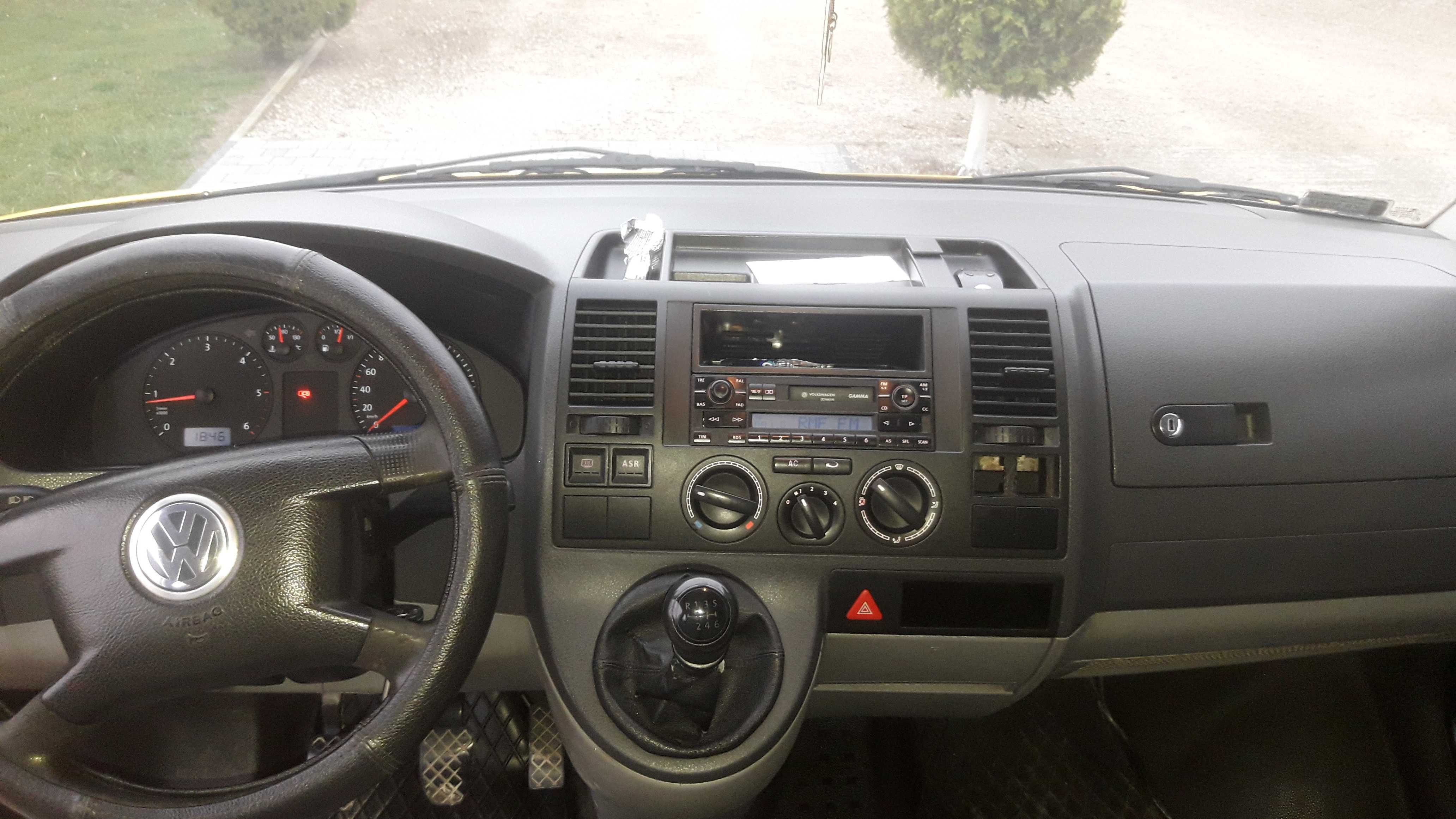 Volkswagen Transporter t5 doka,6 osobowy 2.5tdi, 2006 rok