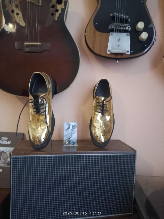 продам чоловічі туфлі