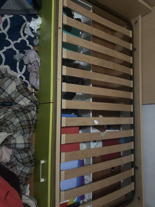 Cama solteiro com 1 gaveta