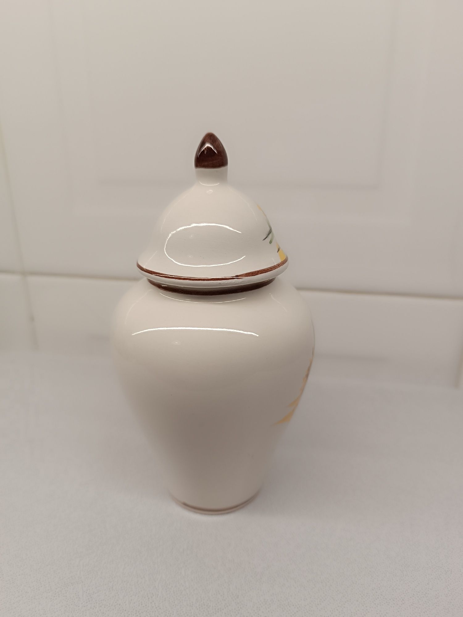 Pote, jarra em Porcelana. Excelente estado. 16 cm