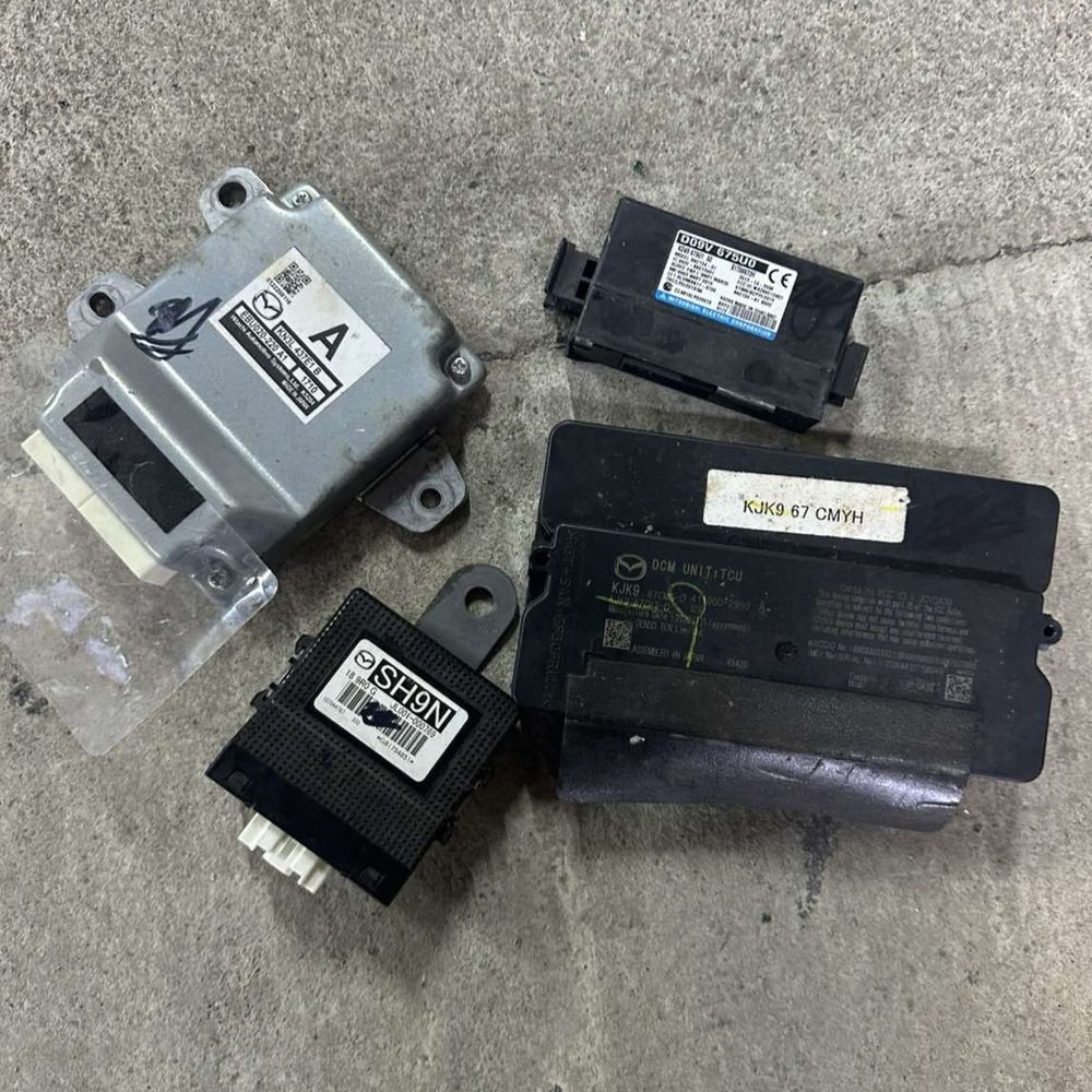 Блок BCM, ключ KEYLESS, мозги двигателя, усилитель звука Mazda CX30 3