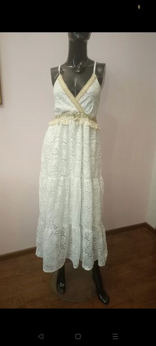 Boho sukienka na ramiączkach biała koronkowa