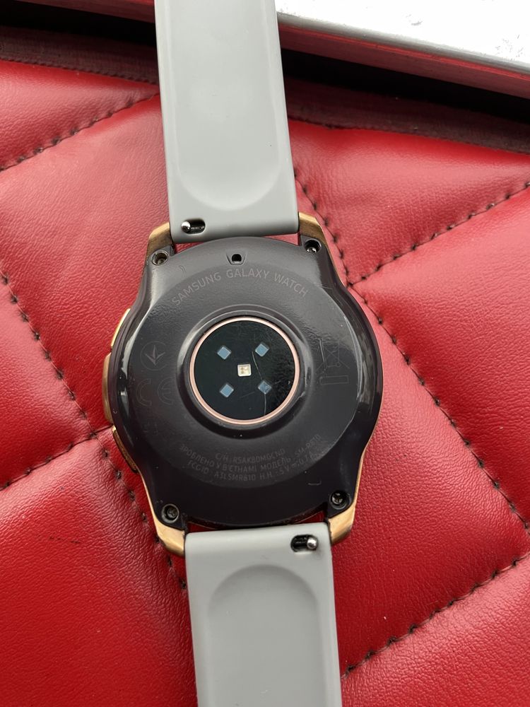 Samsung Galaxy Watch SM-R810 Rose-Gold