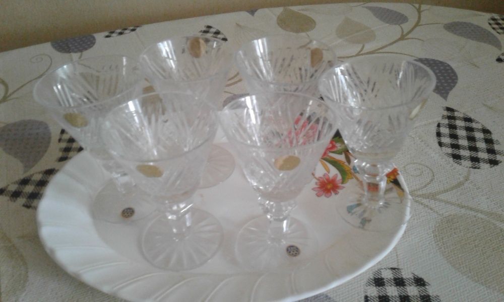 Продаются 6 хрустальных фужера