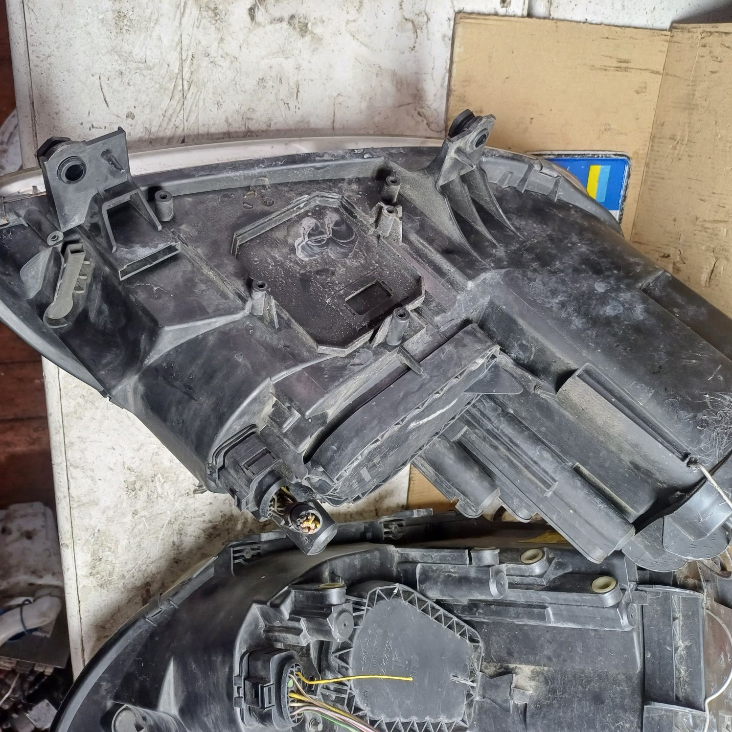 Volkswagen Touran 2003-2006 Caddy 3 передні фари світло оптика
