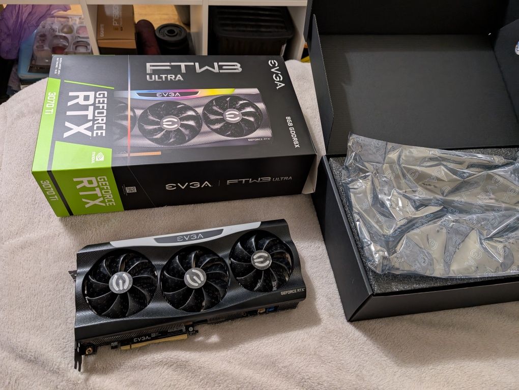 Troco/Vendo GeForce RTX 3070TI EVGA FTW3 Ultra 8gb com caixa!