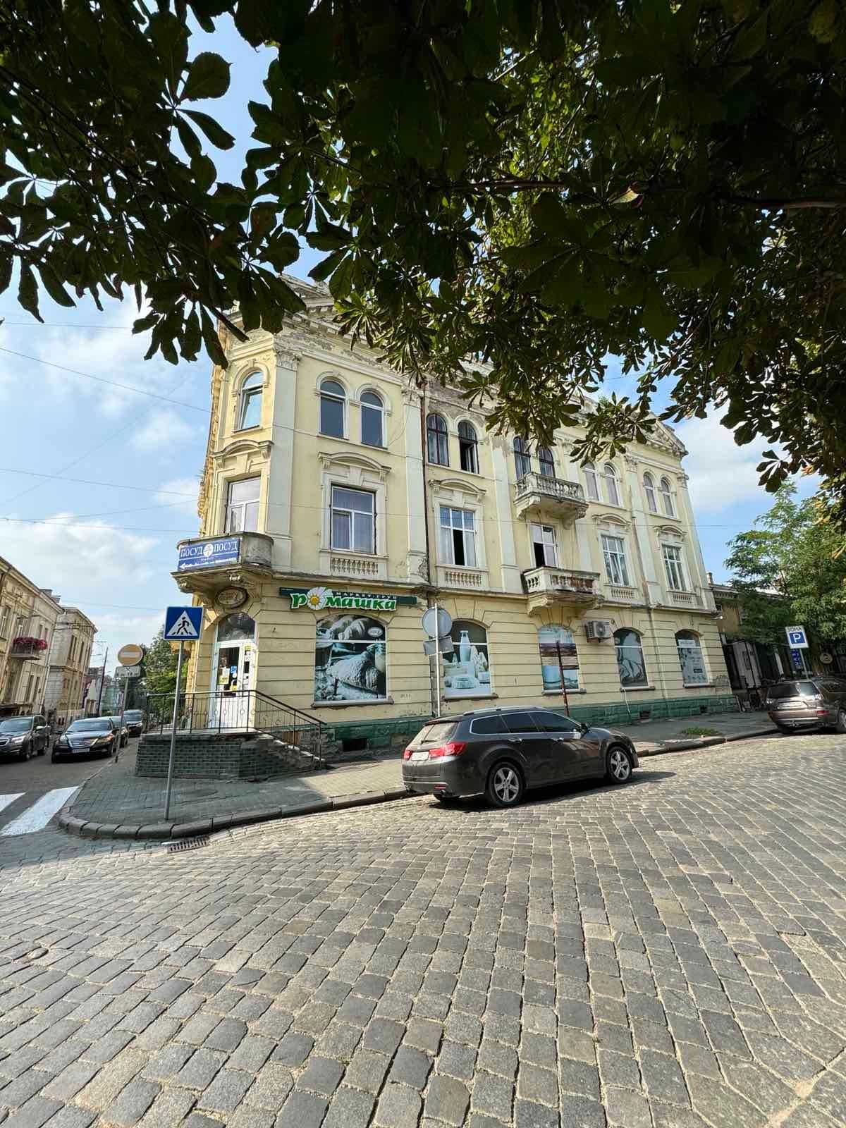 Продаж 2-х кім. квартири, Австрійський будинок, Центр, м. Дрогобич!