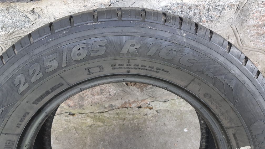 Продам TAURUS 201 WINTER LT 225/65 R16C 1шт