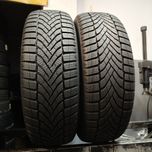 215/65/17 XL Sprzedam parę opon zimowych Falken