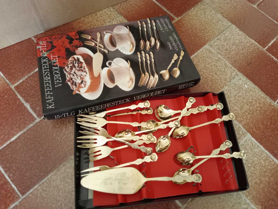 Vários artigos loiça, metais, decoração.