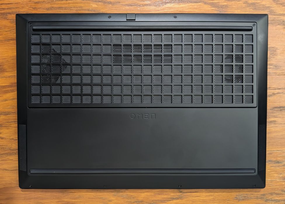 HP Omen 16 i7-13700hx rtx4070 16ram 1TB 240hz
