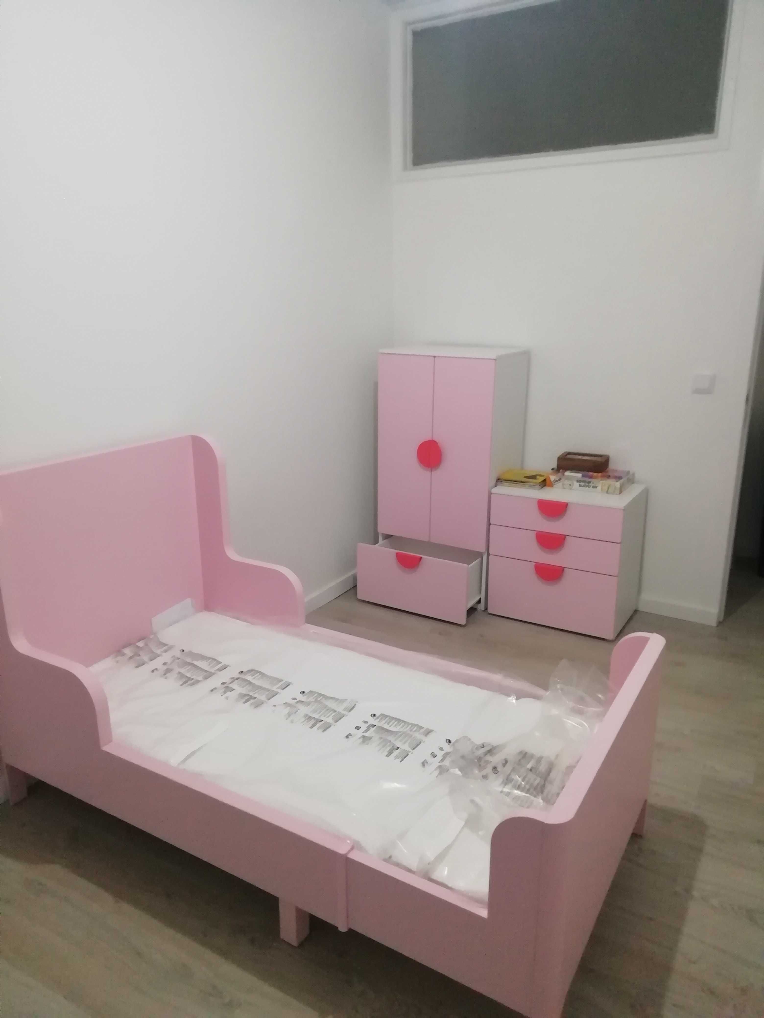 cama extensível com colchão para quarto de criança
