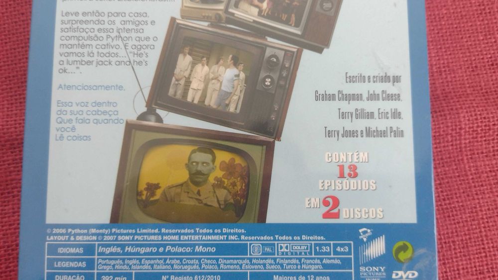 DVD "Os malucos do Circo -  Monthy Python's Fliyng Circus "