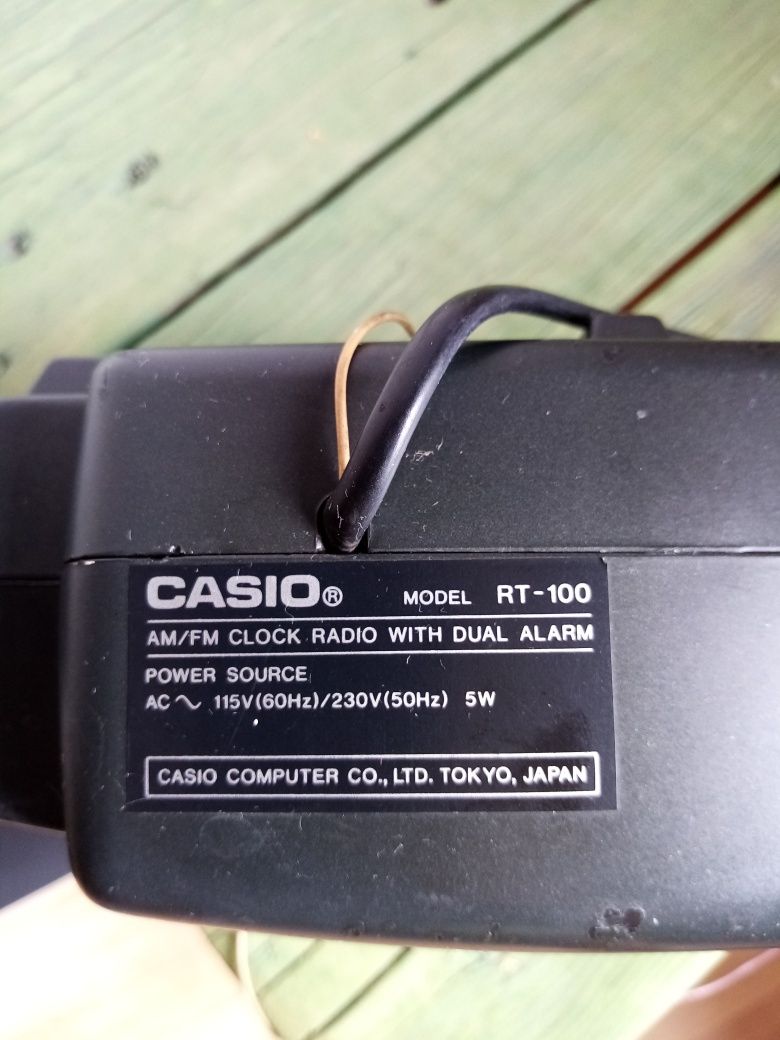 Stary radio budzik Casio Japan