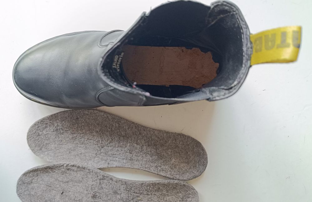 Челсі жіночні демісезоні 38,5 розмір