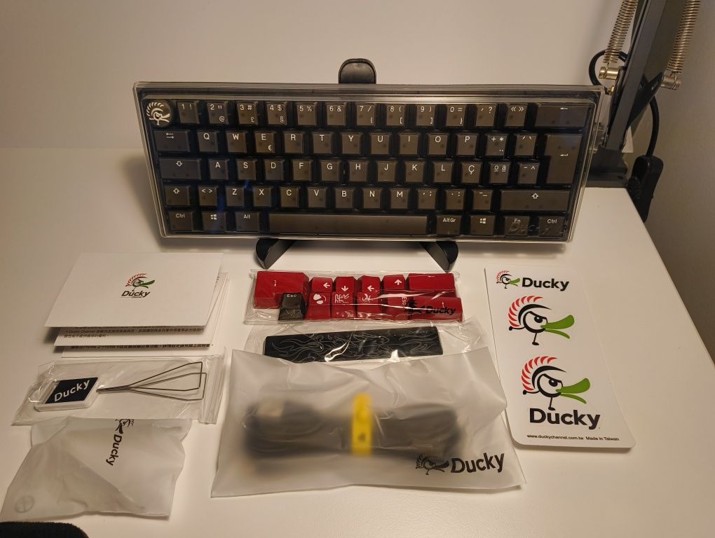 Teclado mecânico Ducky One 3 Mini Aura Black