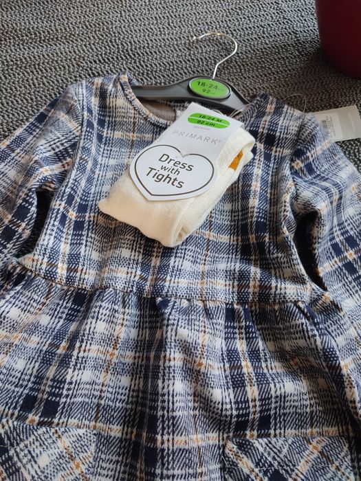 Komplet ciepłej sukienki, rajstop na 1,5-2 lata