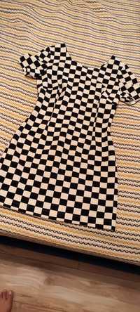 Świetna sukienka w kratkę szachownicę S