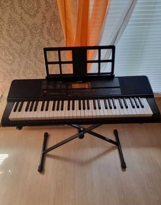 Синтезатор Casio CT-X700