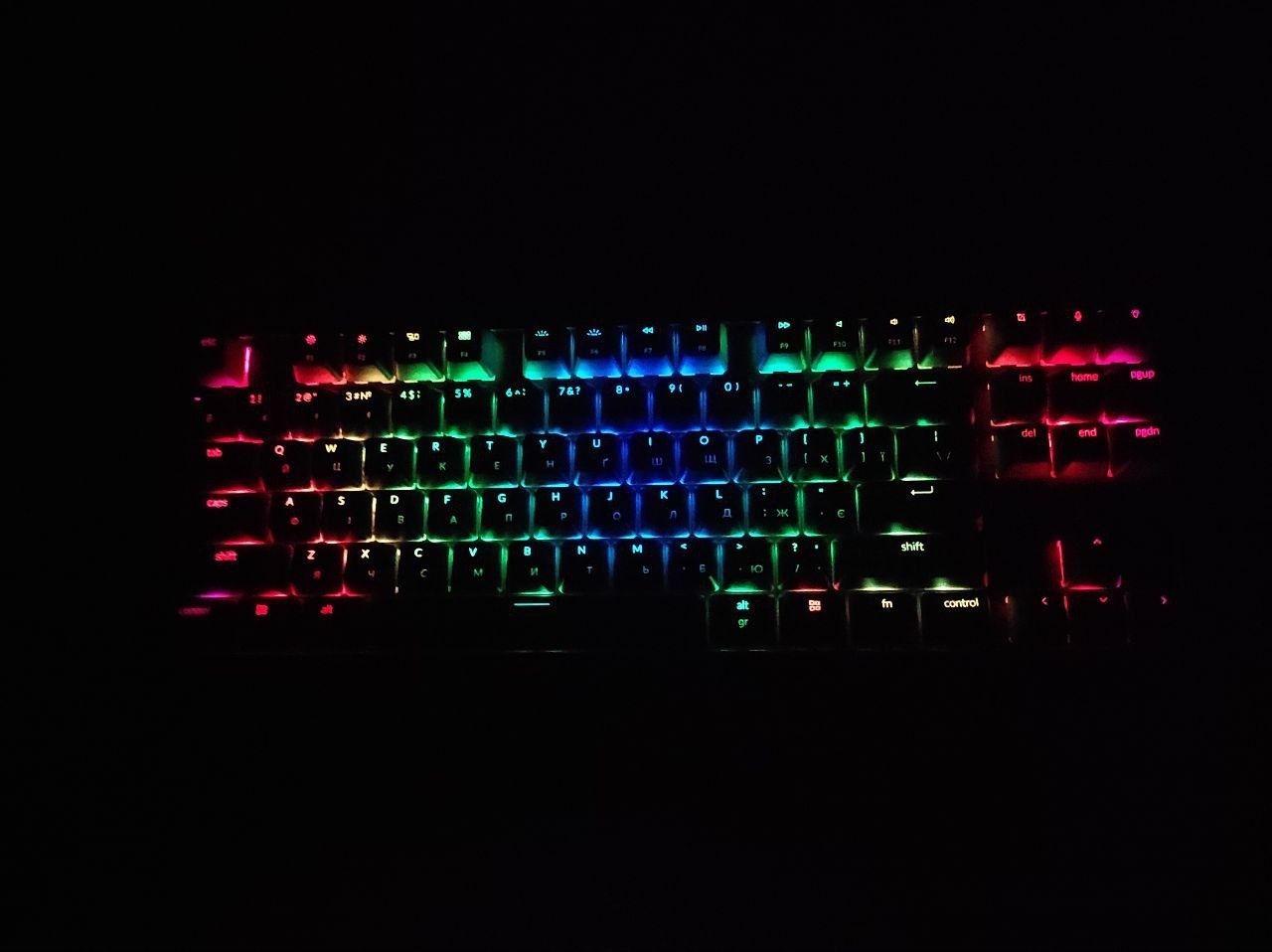 Keychron K8 Wireless Aluminum Frame, Gateron Red, Hot-Swap, RGB + CASE