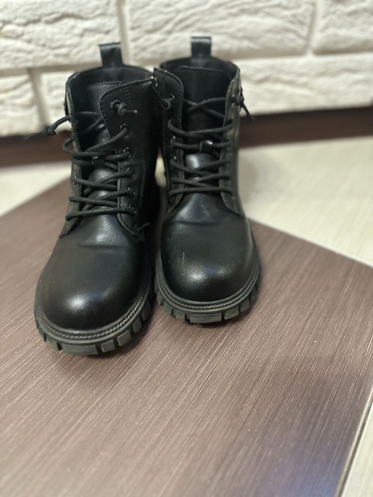 Ботинки 36р 23см