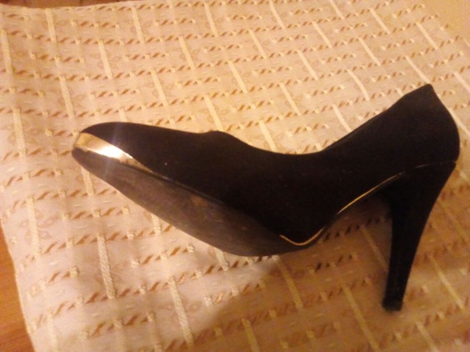 Buty damskie na obcasie