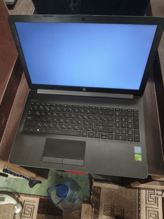 HP Laptop 15 в хорошому стані і хорошою батареєю