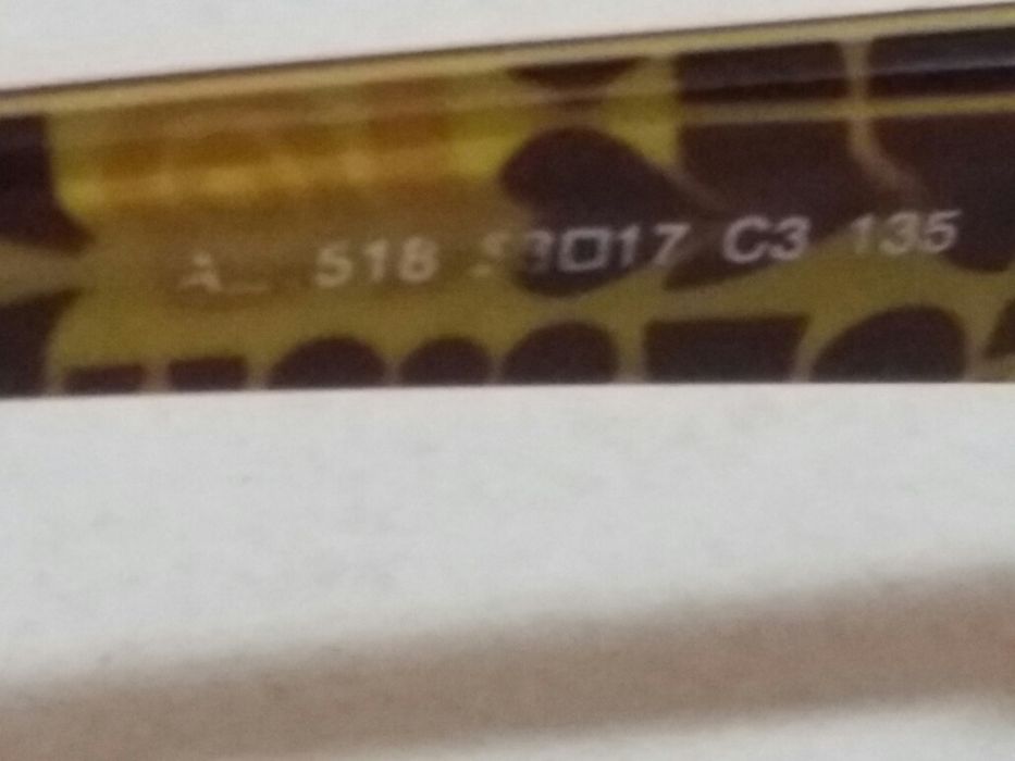 Armações de óculos graduados marca Azzaro