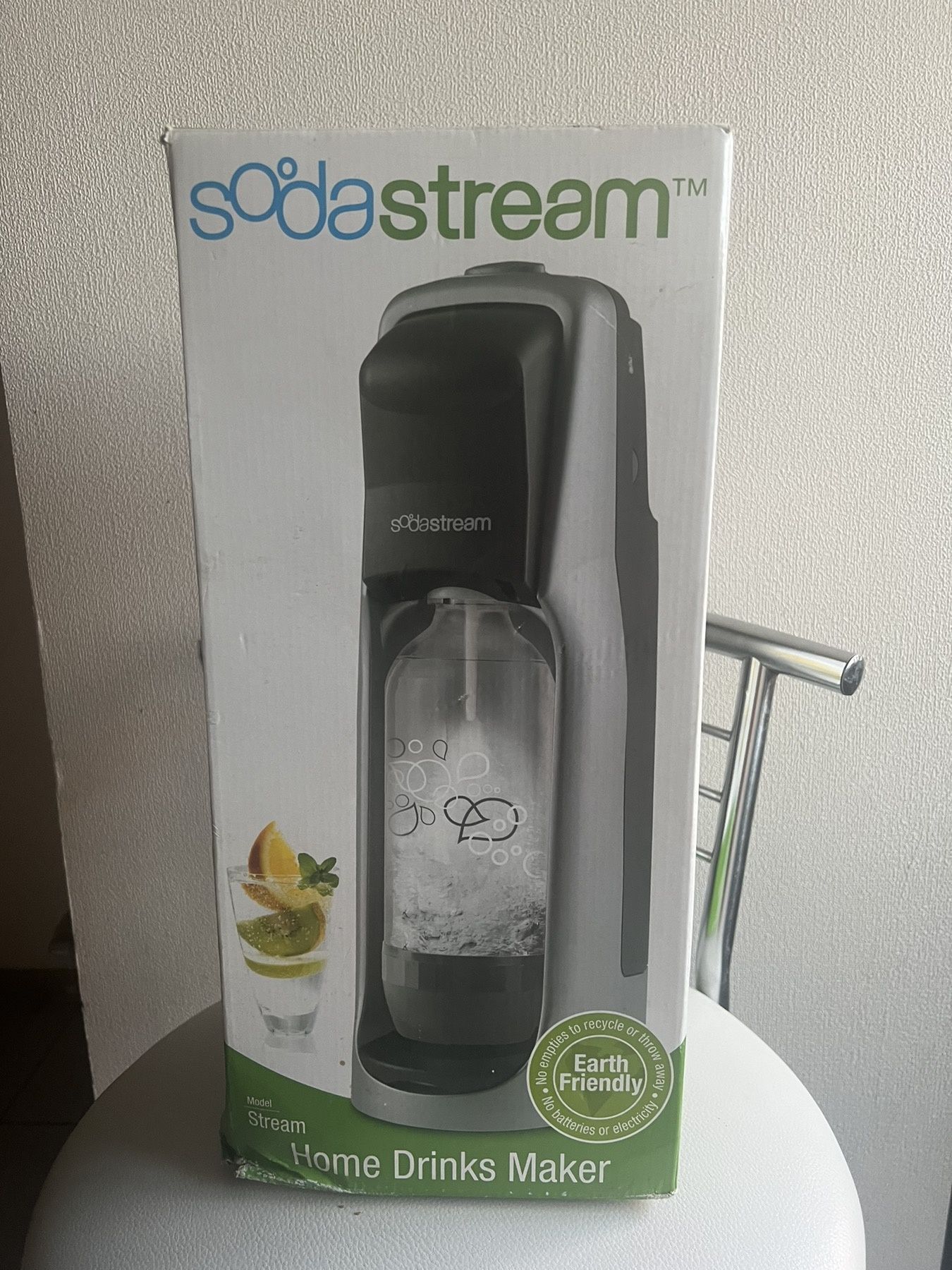 Сифон апарат для ГАЗУВАННЯ води SODASTREAM STREAM Титан/Срібло