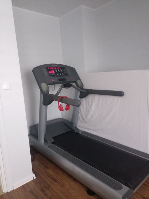 Bieznia profesjonalna life fitnes 95ti