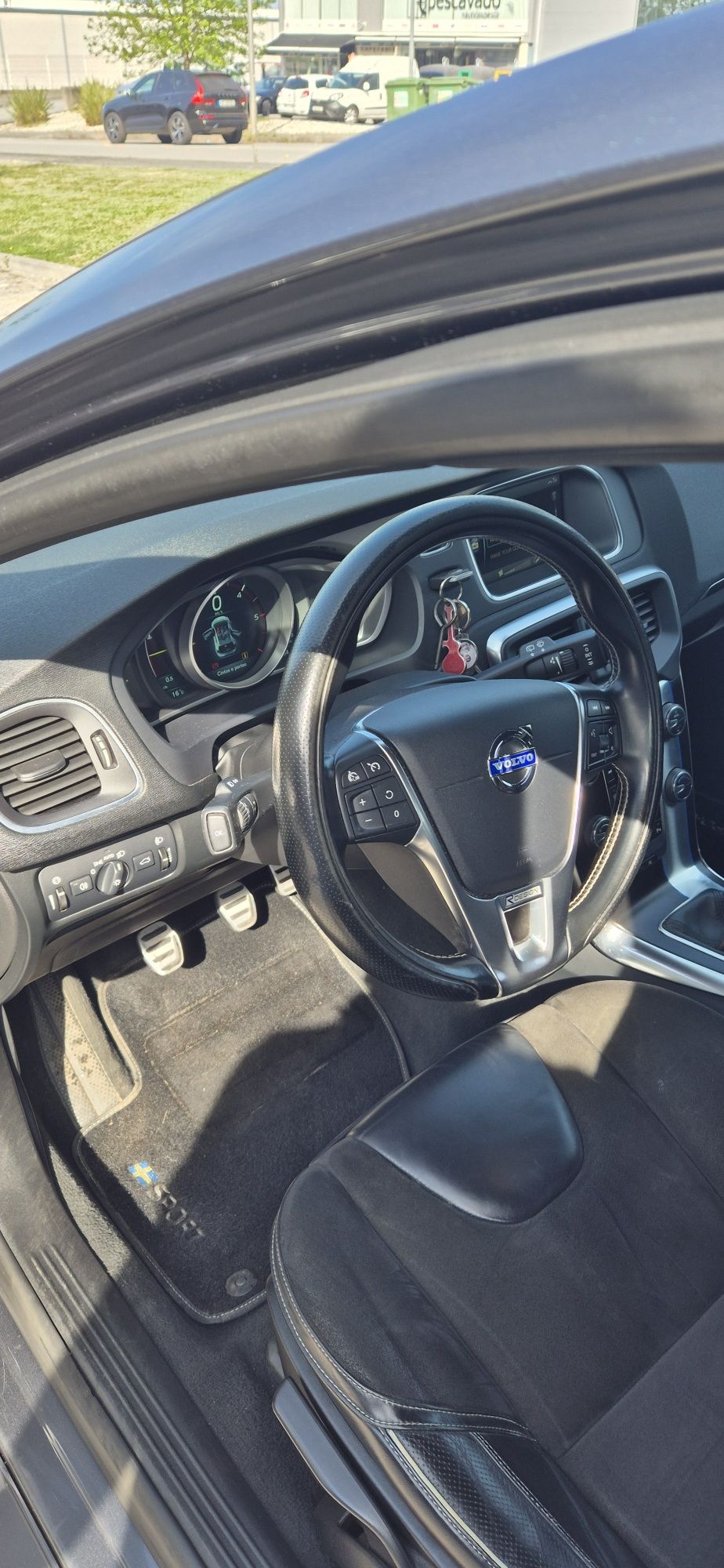 Volvo v40 R-Design D2