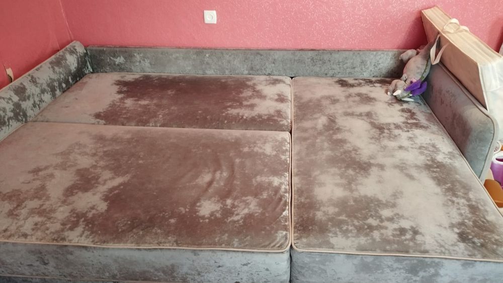 Диван угловой в хорошем состоянии