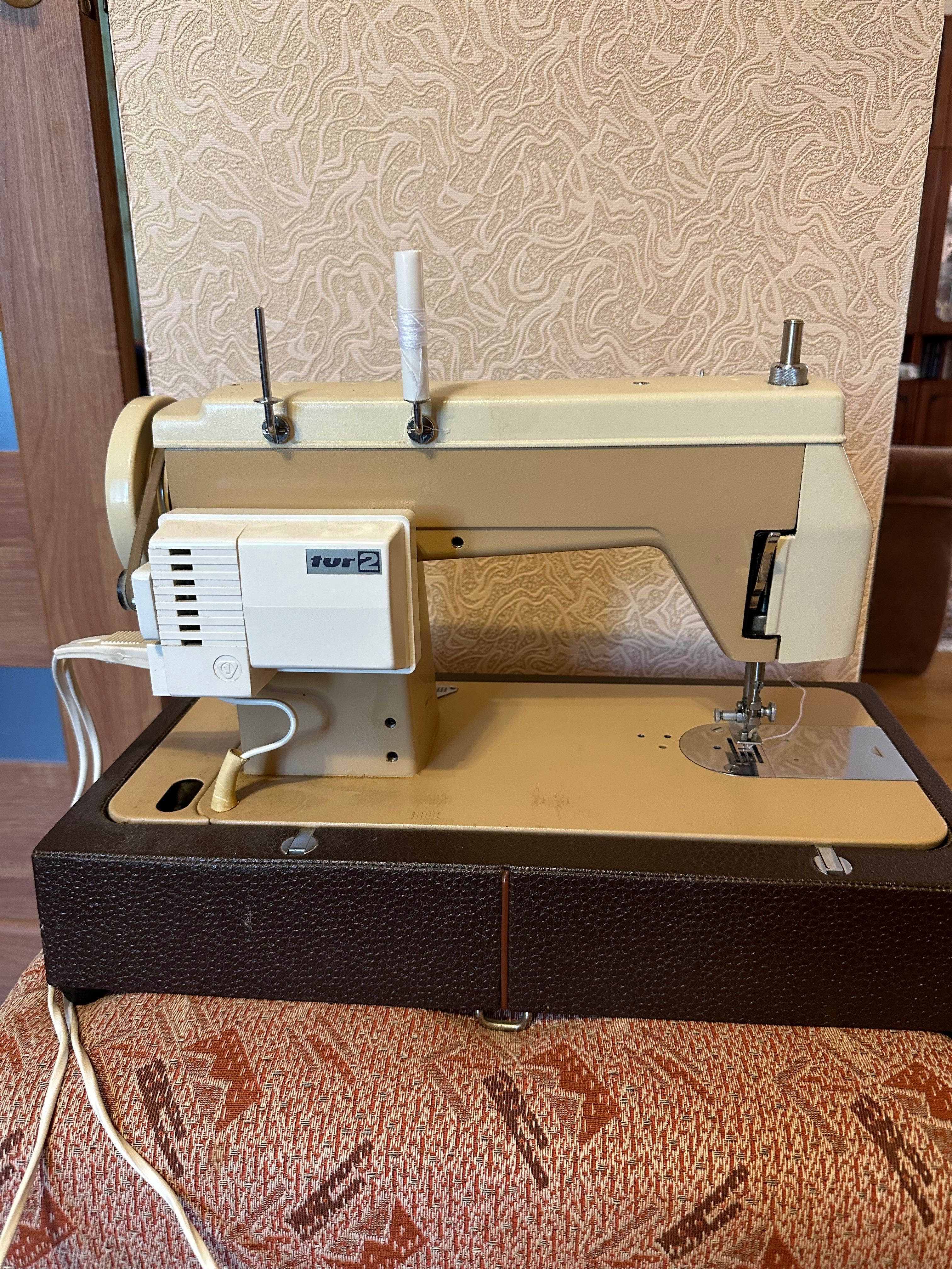 Продам швейную машинку Radom 432