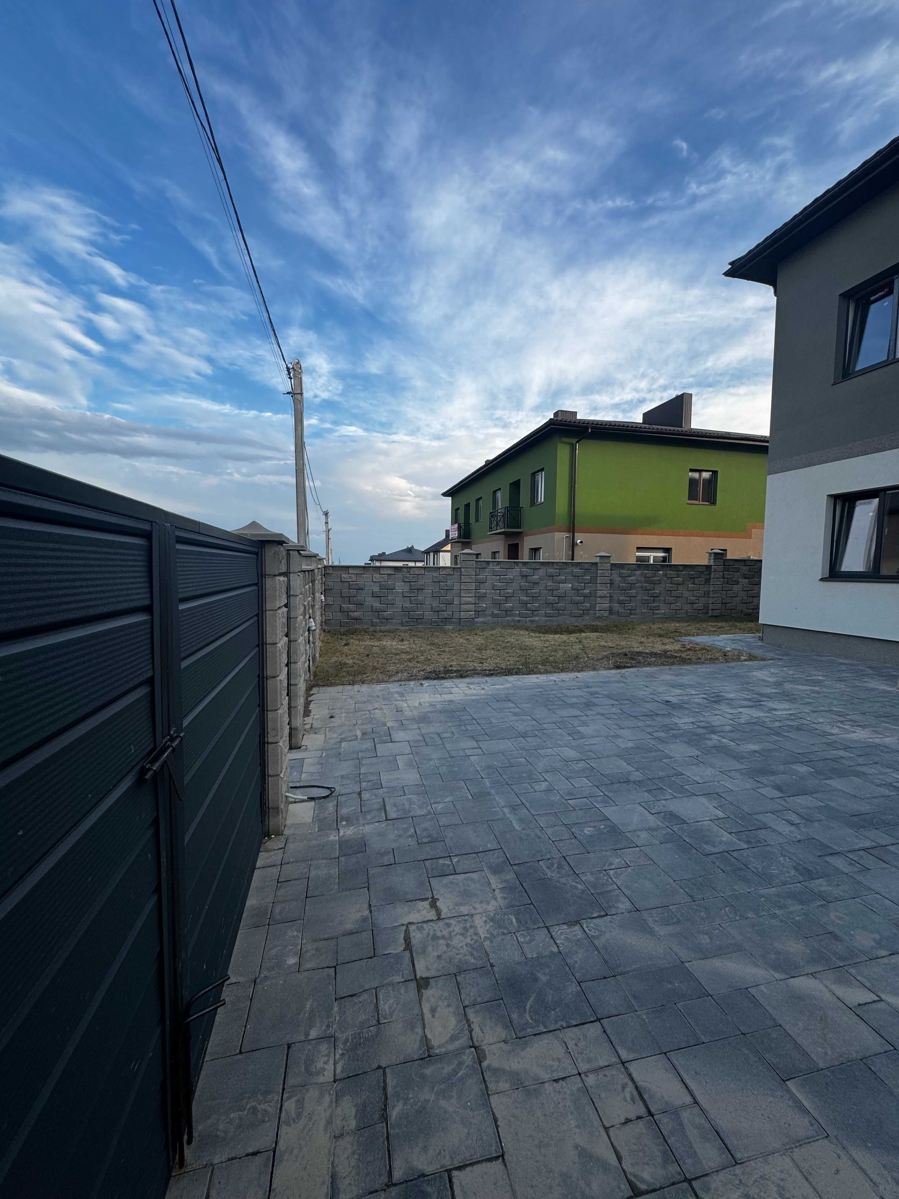 Продам котедж з незавершеним ремонтом