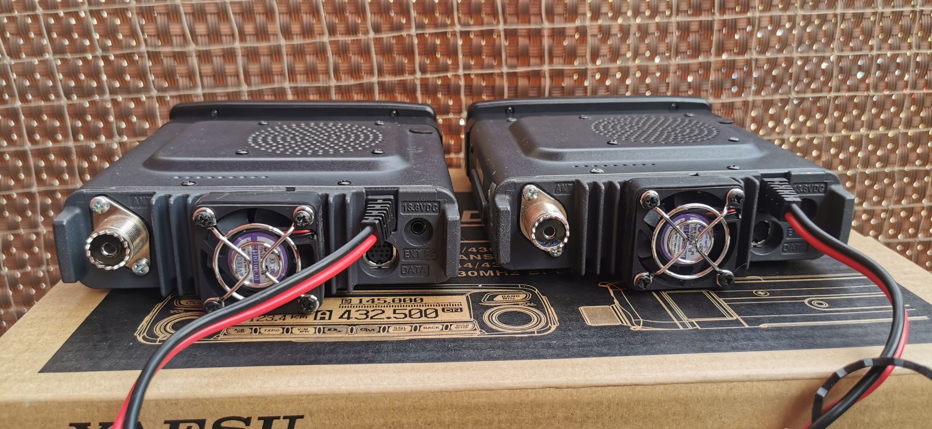 2 radiotelefony TRX YAESU FTM-100DE bogaty zestaw stan bardzo dobry