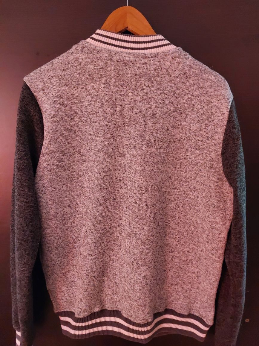 Bluza Much More średniego rozmiaru