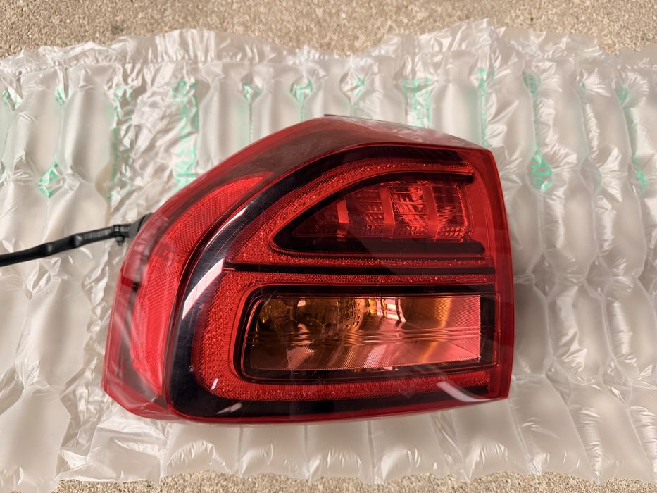 Farolim esquerdo Kia Niro / e-Niro