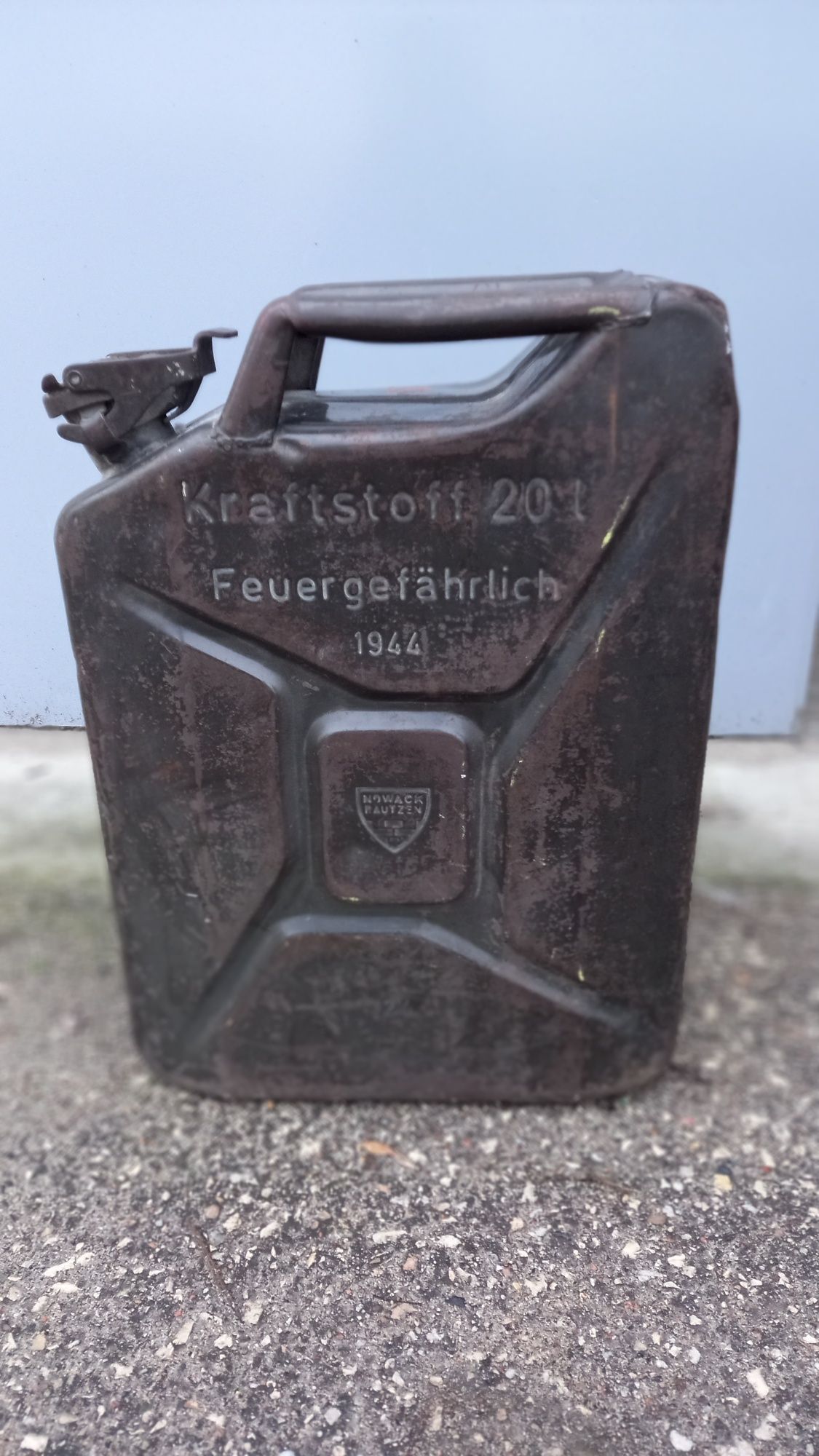 Niemiecki kanister 20 l z 1944 roku.