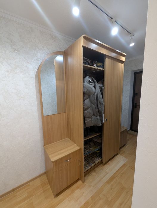 Прихожа,шкаф,шафа,стінка в коридор