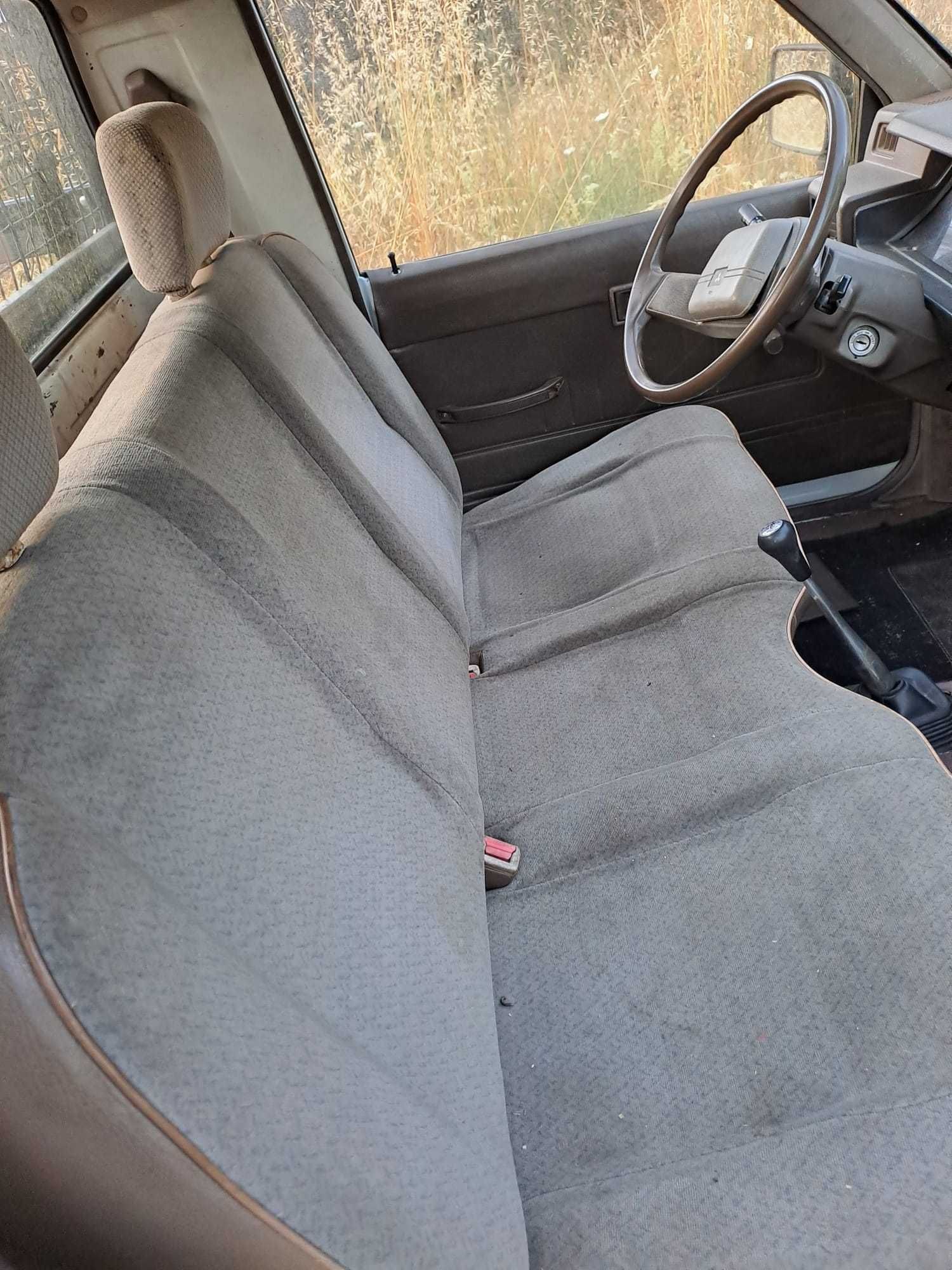 Mitsubishi L200  acidentada