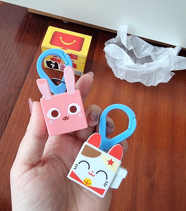 Brinquedo Pet Simulator - Coelho e Gato