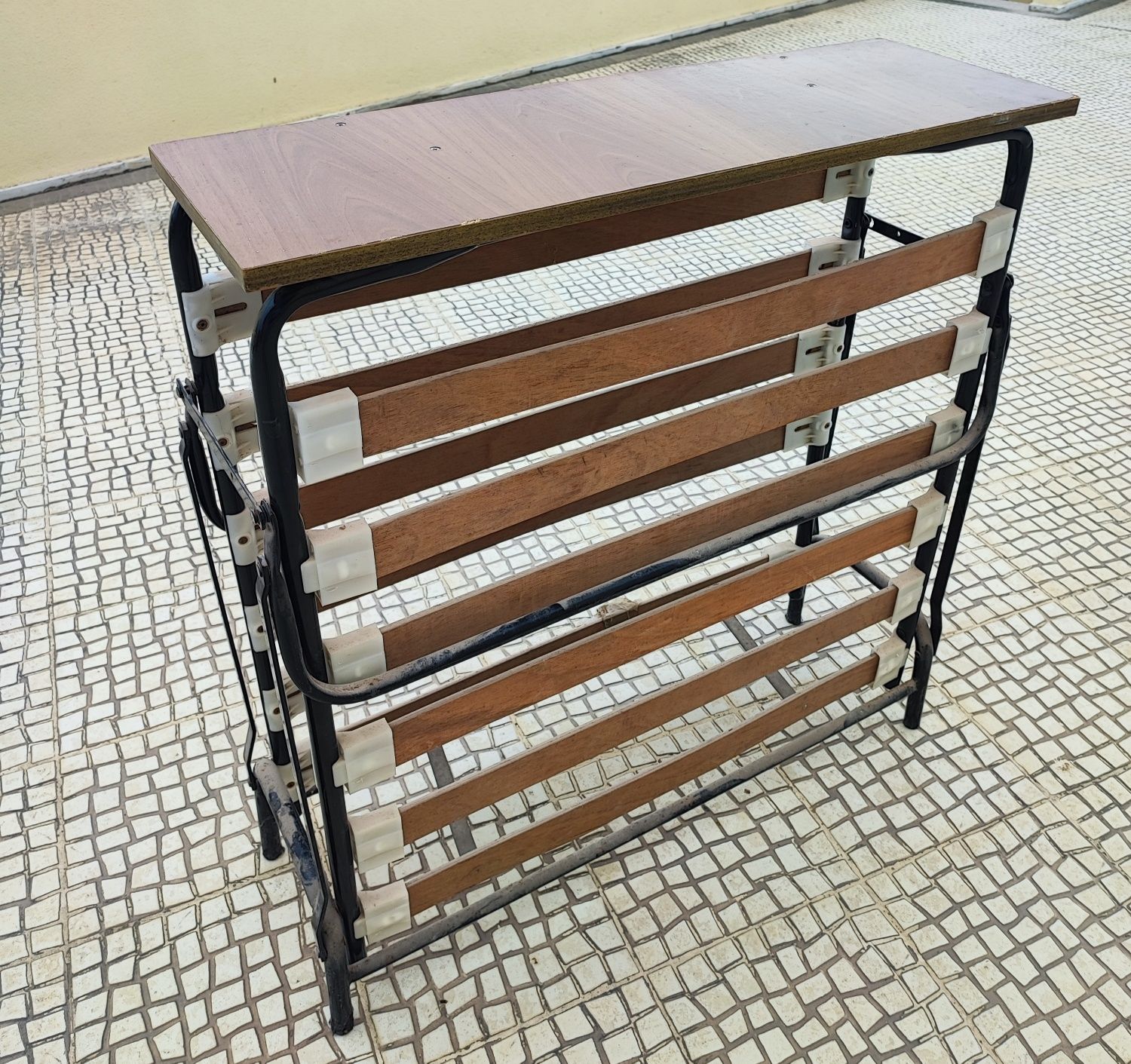 Cama Divã dobrável sem colchão