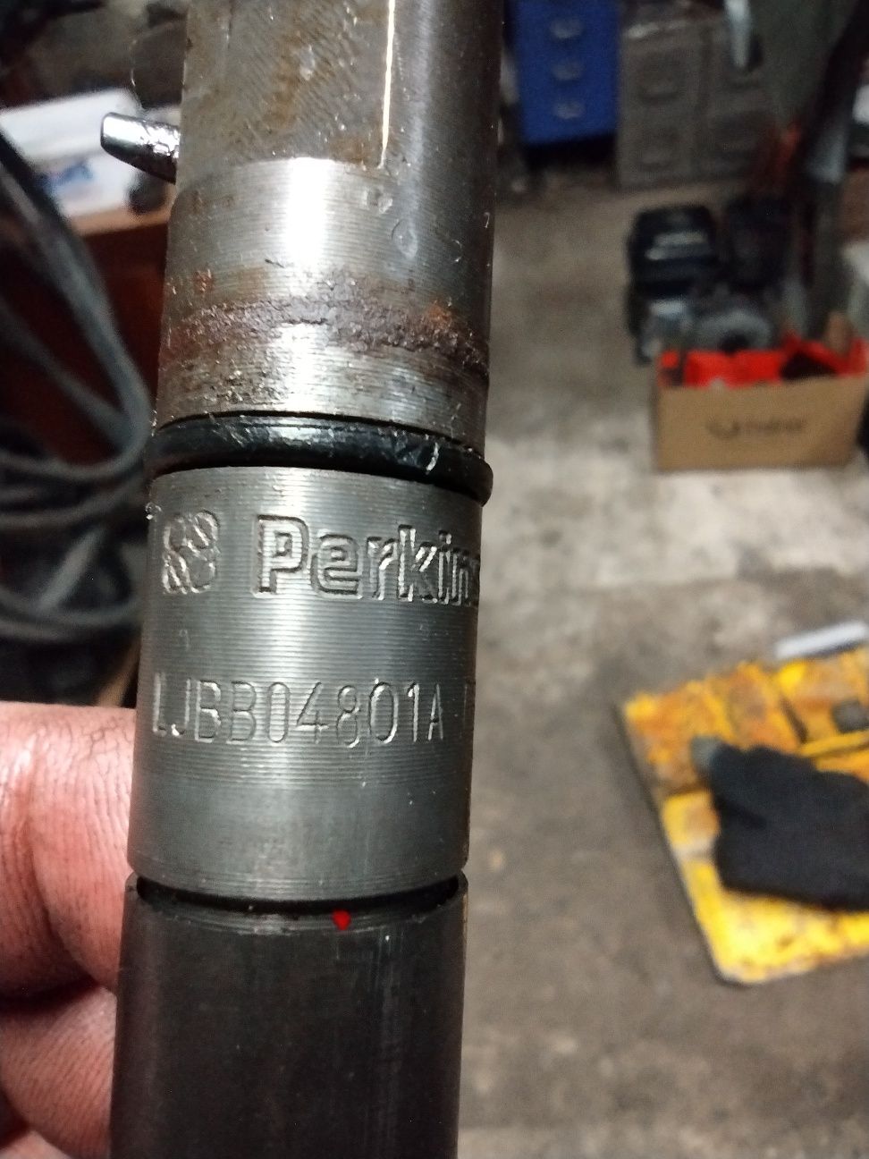 Wtryski Perkins LJBB04801A