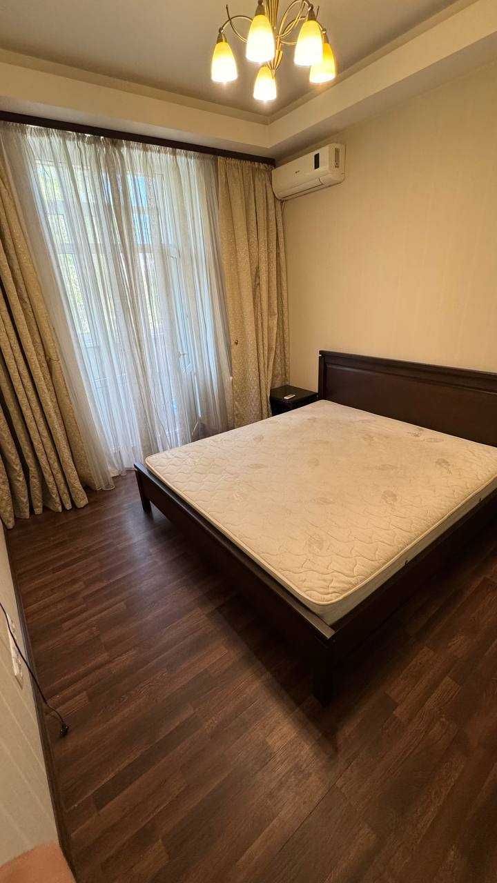 Продам квартиру Центр Яворницкого