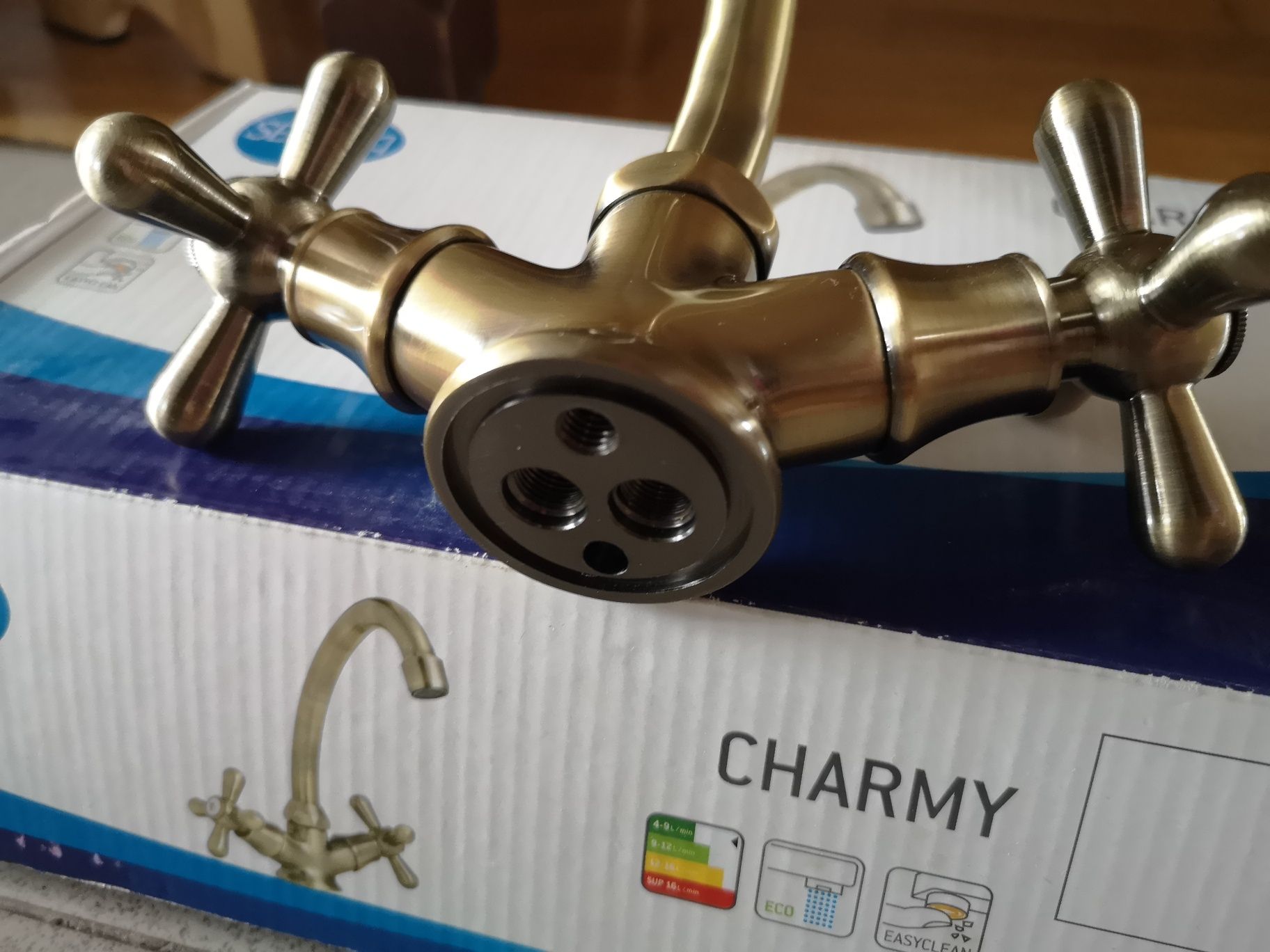 Bateria umywalkowa retro charmy złota