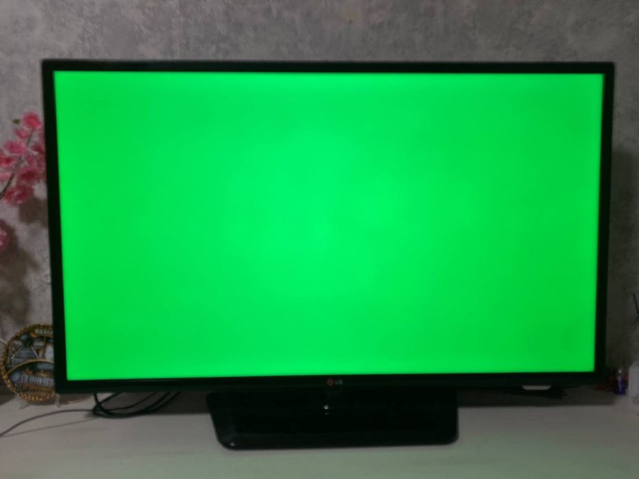 Продам телевізор 42 дюйми smart tv