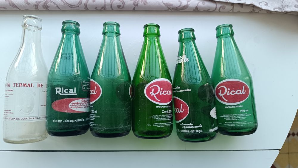 Garrafas antigas rical e água termal da Luso bom estado