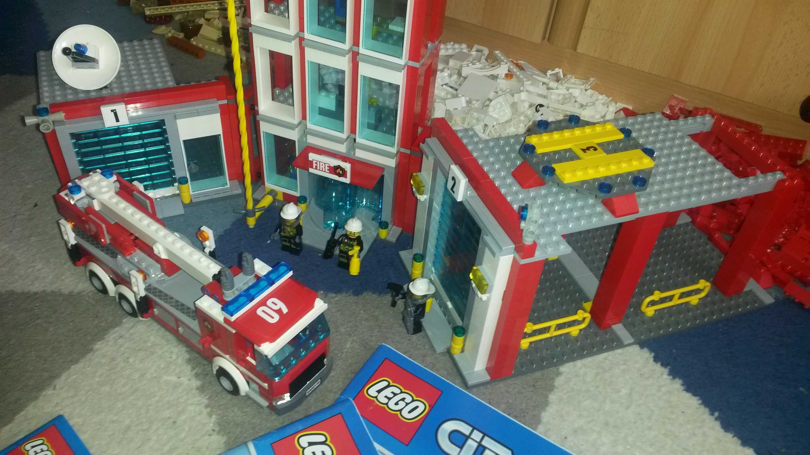 Klocki Lego City zestaw 60110 Straż pożarna wóz pojazd strażacki komen