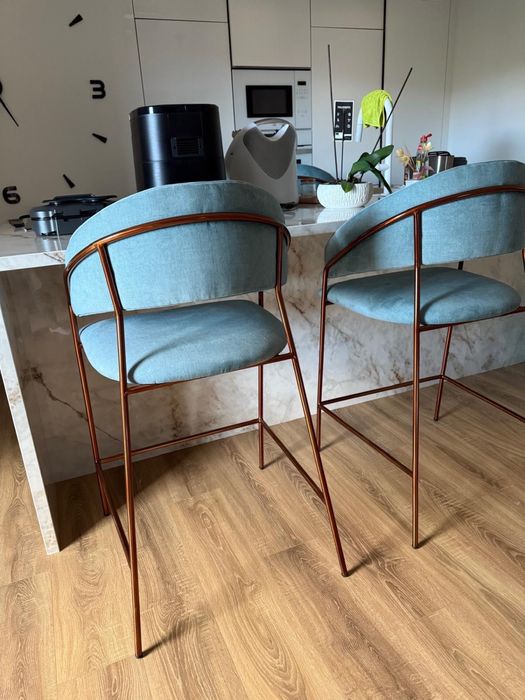 Cadeiras de sala e de balcao