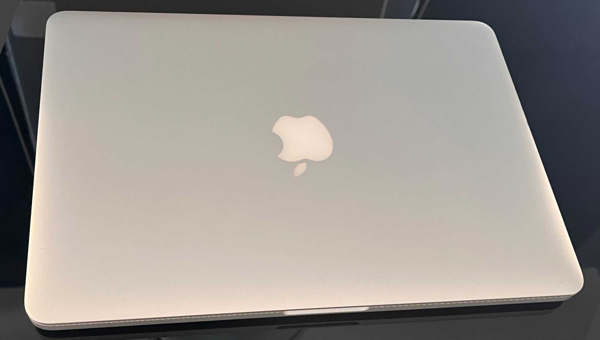 MacBook Pro 13,3 " Intel Core i5 8 GB / 512 GB srebrny